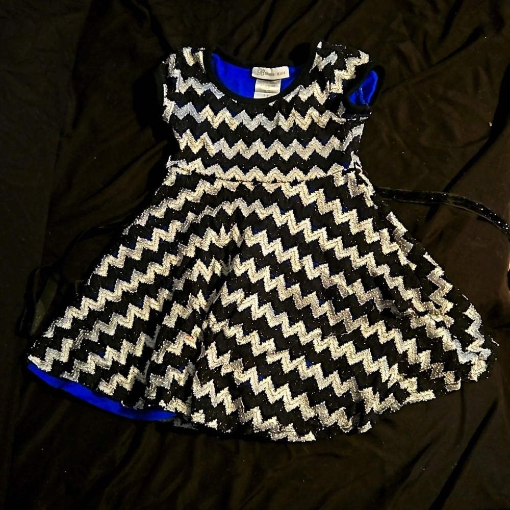 Black and white shiny dress size 4